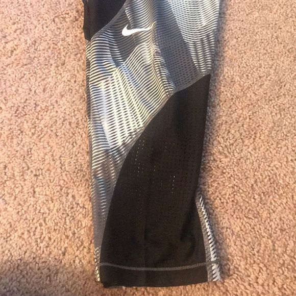 Nike Pro Leggings - Picture 5 of 7